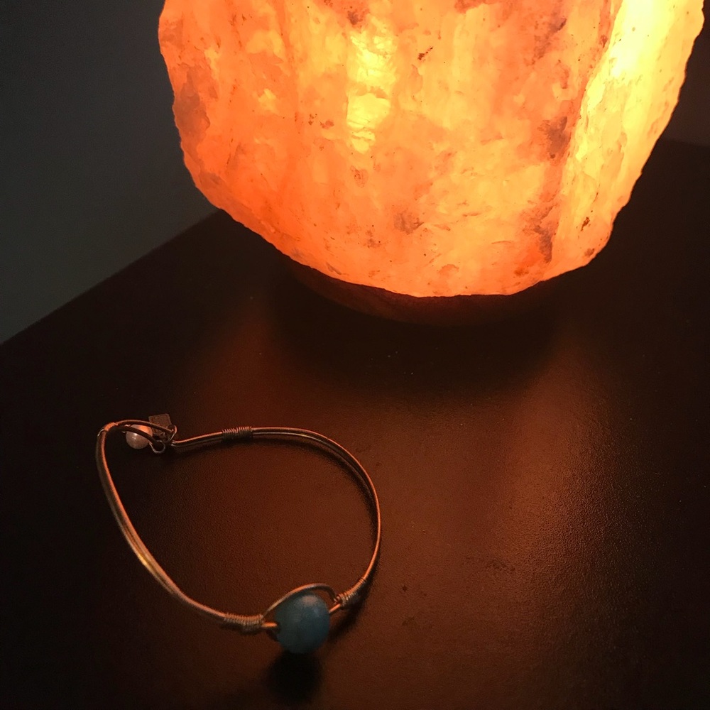 Turquoise stone bracelet with gold wire wrapping. - Picture 3 of 6